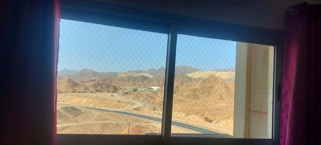 Eilat Octopus Apartment - אילת אוקטופוס -שני חדרים וסלון, בריכה בקיץ Extérieur photo