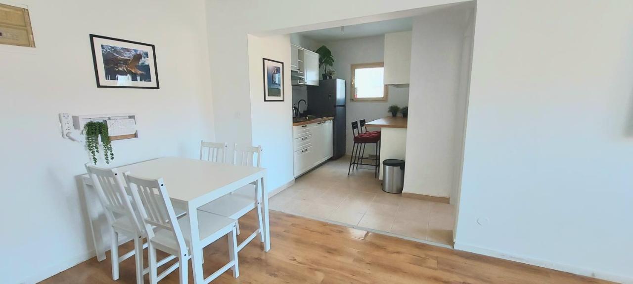 Eilat Octopus Apartment - אילת אוקטופוס -שני חדרים וסלון, בריכה בקיץ Extérieur photo